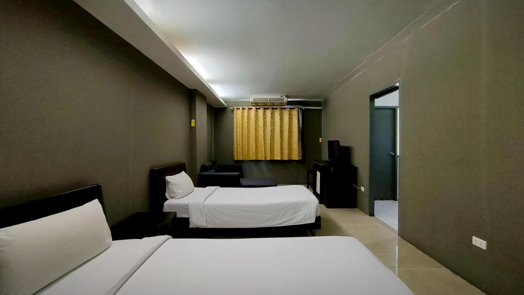 Centric Place Hotel Bangkok Exterior foto